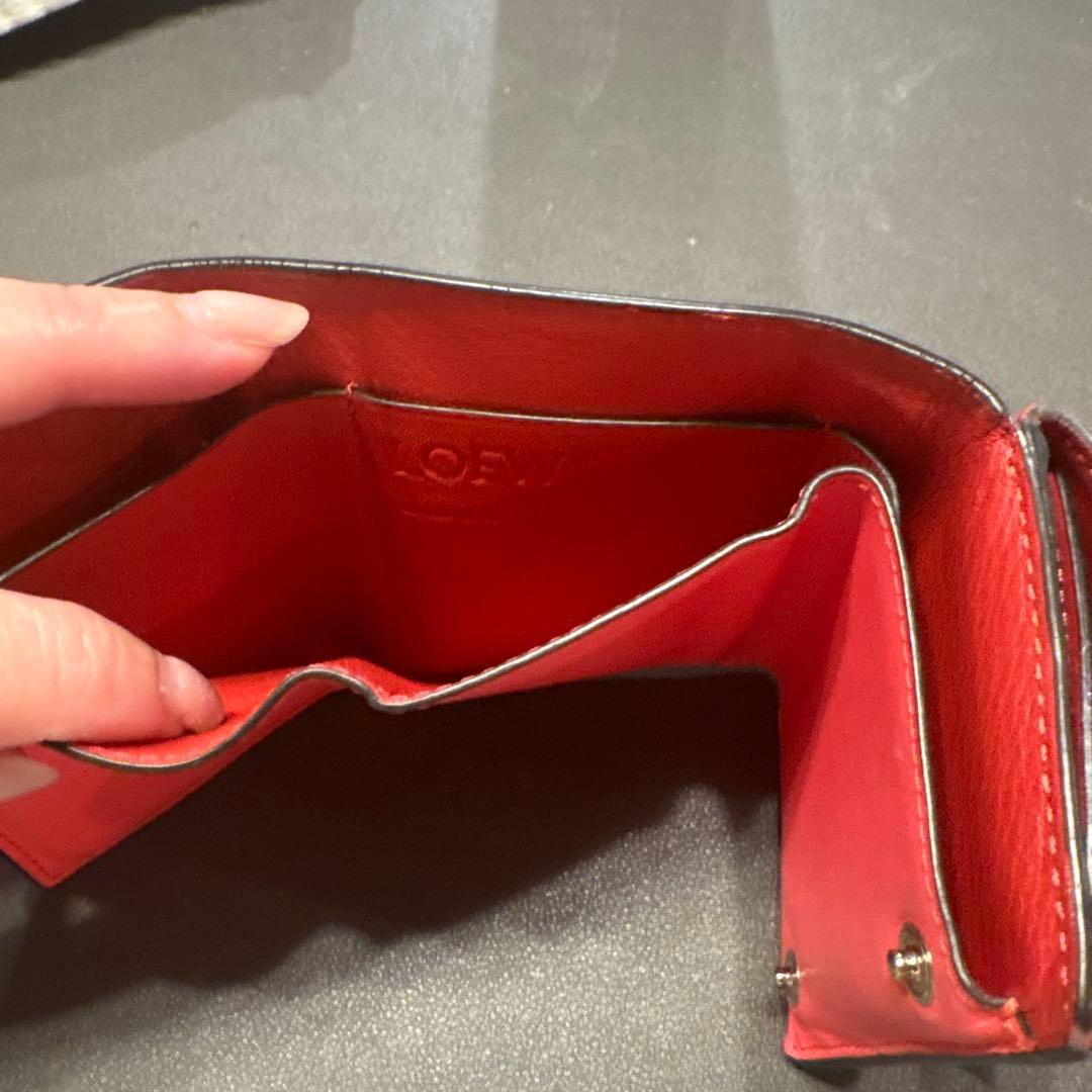 ロエベ LOEWE レザー三つ折り財布 赤 ピンク