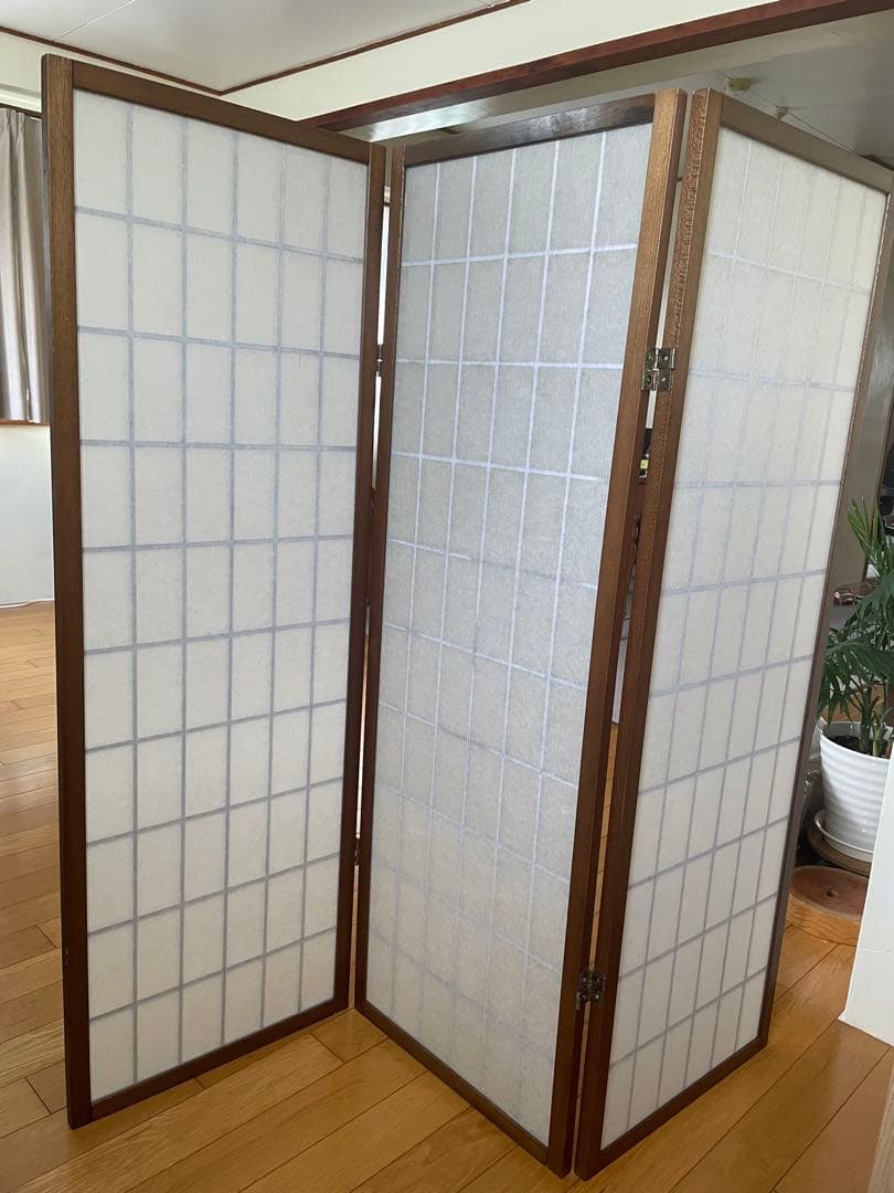 【16日迄値下げ】木製3つ折りパーテーション 格子模様