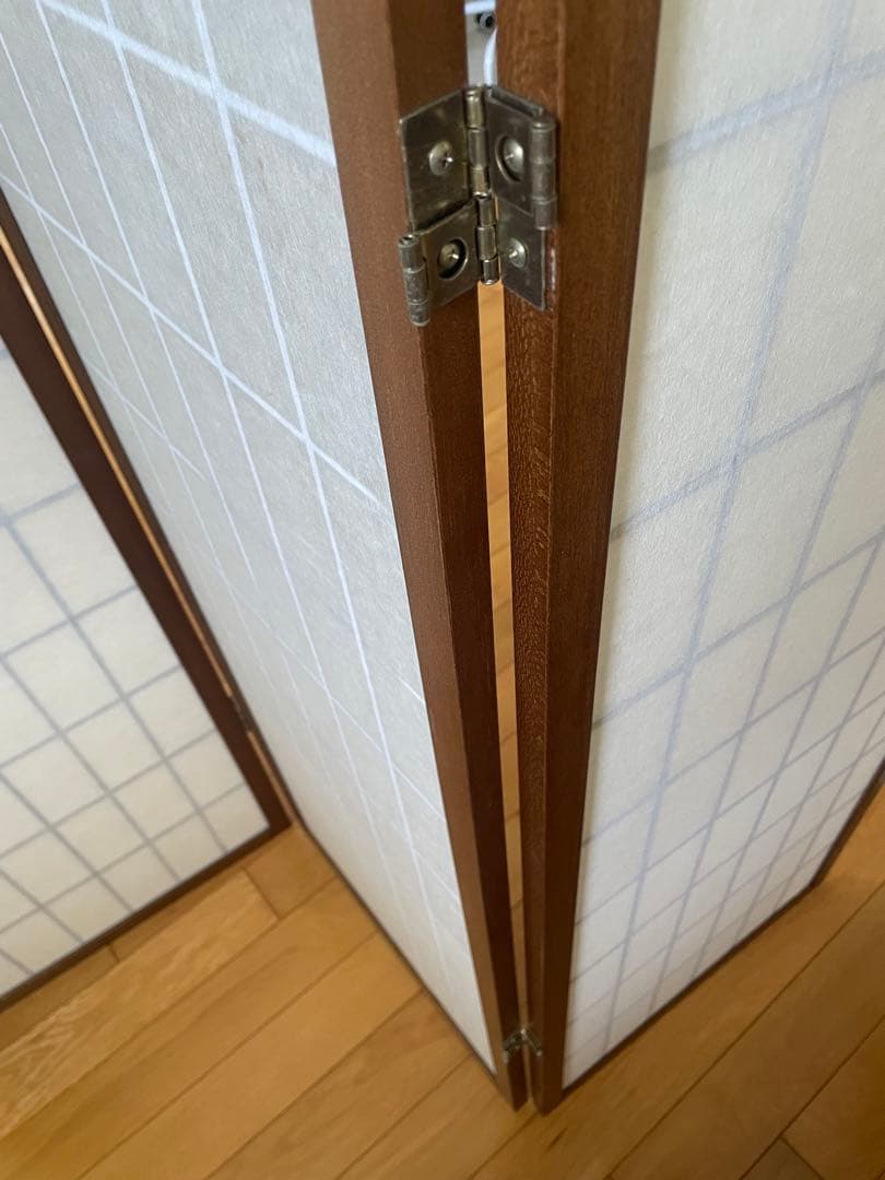 【16日迄値下げ】木製3つ折りパーテーション 格子模様