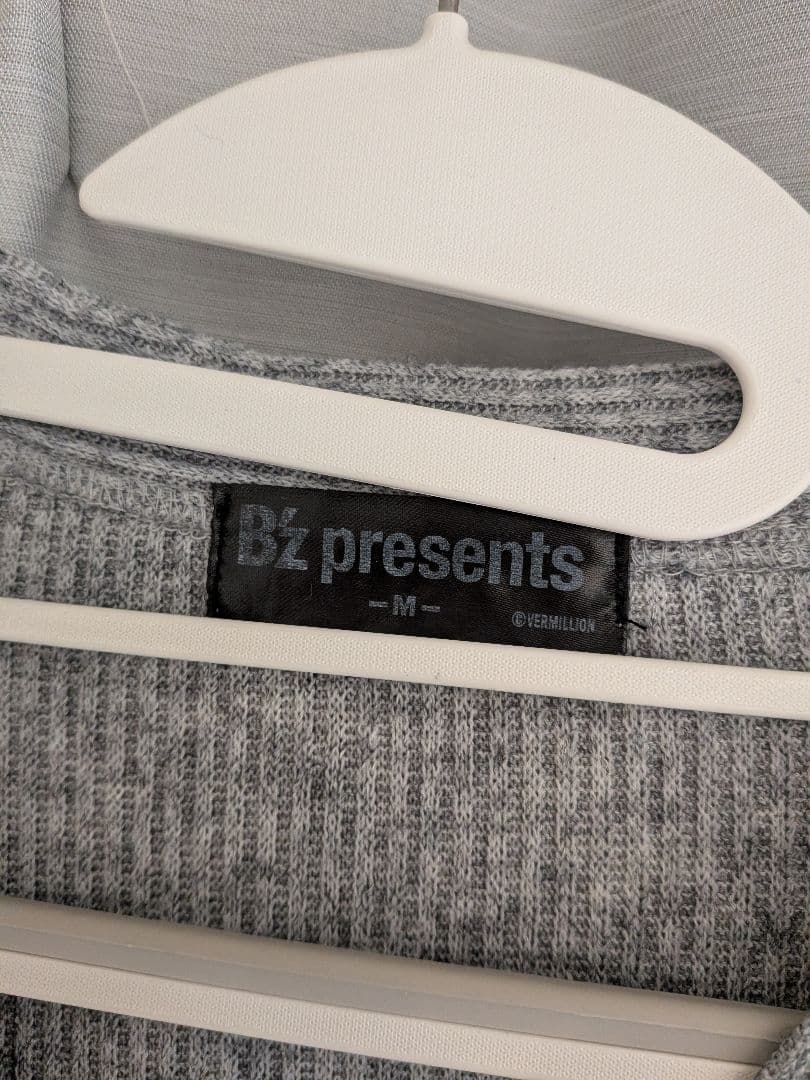 B’z presents LIVE FRIENDS カーディガン