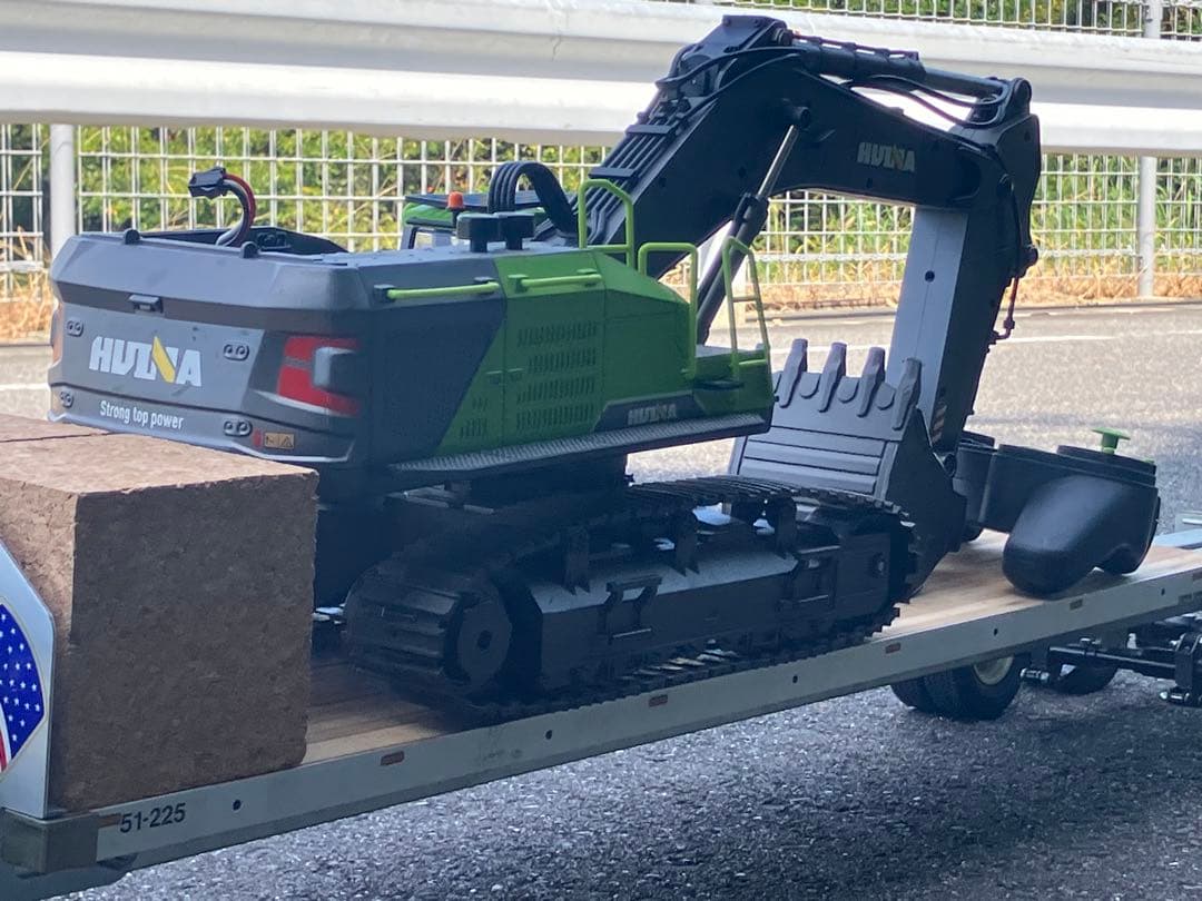 Huina 1953 ショベルカー