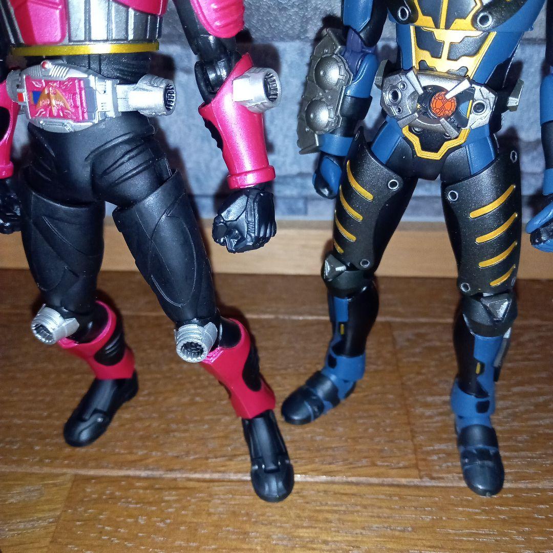 SHF　仮面ライダー龍騎　ライダー 4体セット