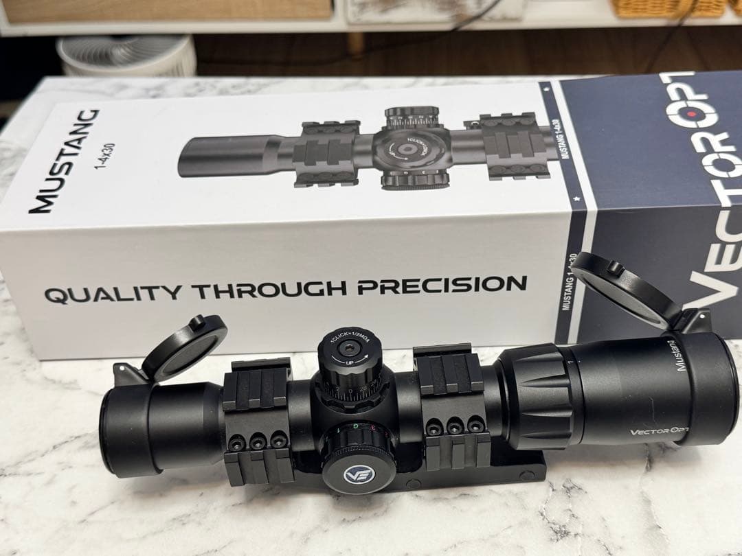 ハリケイン様確認用VECTOR OPTICS MUSTANG 1-4x24
