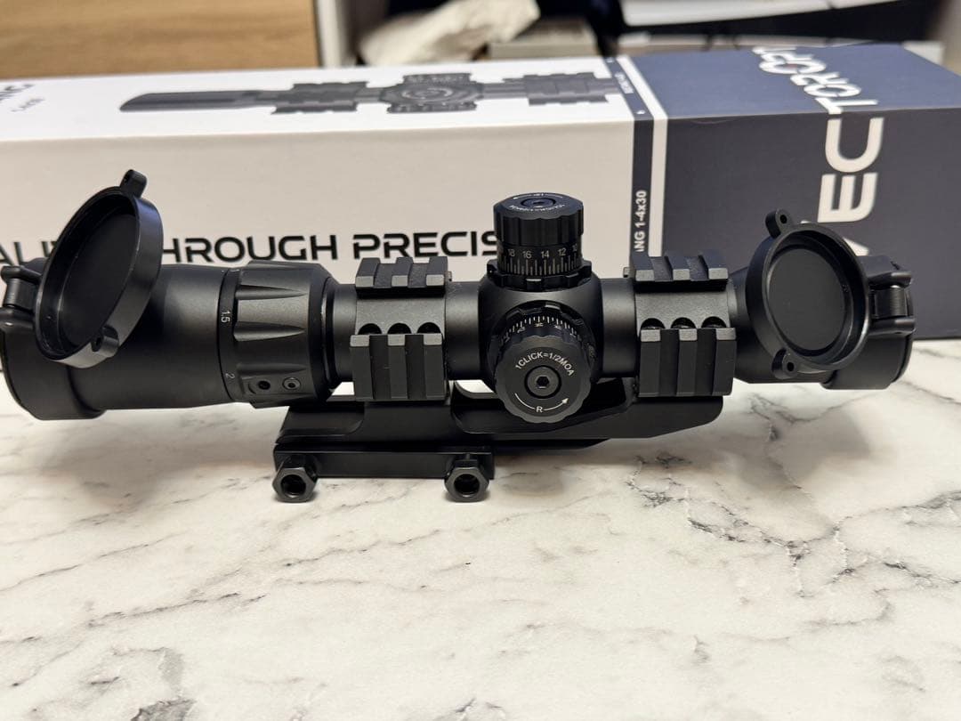 ハリケイン様確認用VECTOR OPTICS MUSTANG 1-4x24