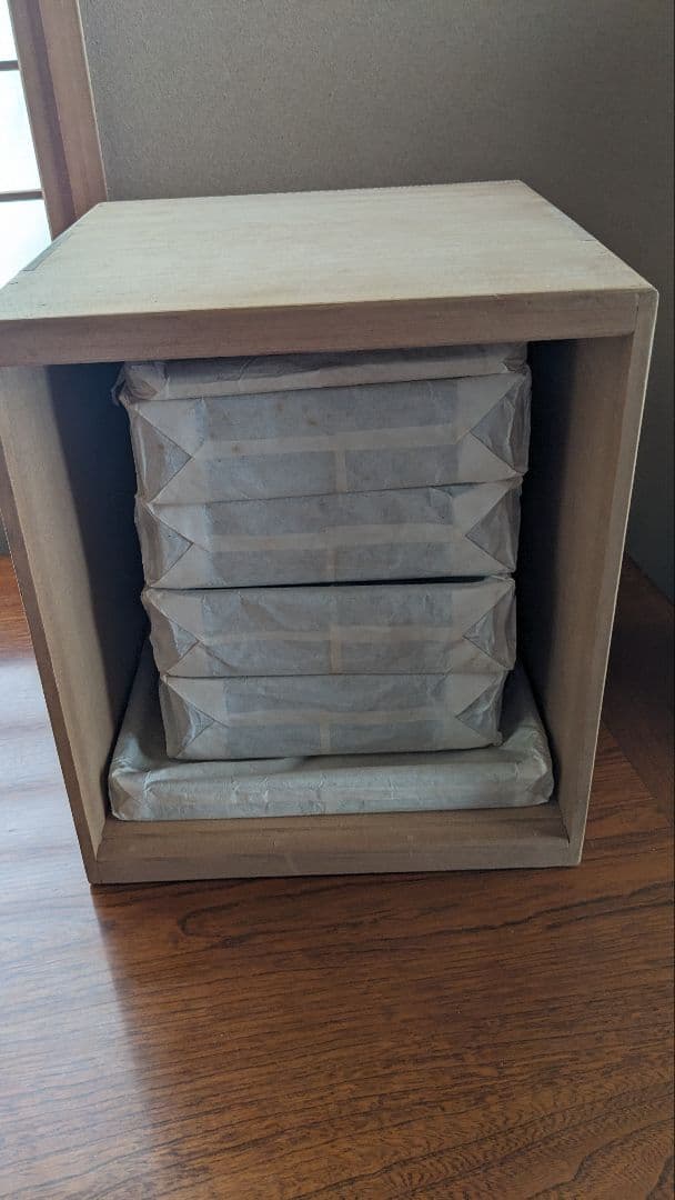 輪島塗天然目四段重箱