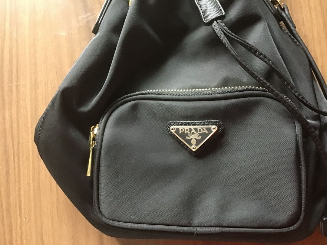 プラダショルダーバッグ美品