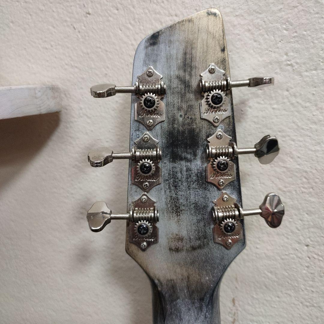 ダメージ仕様トラベルギター