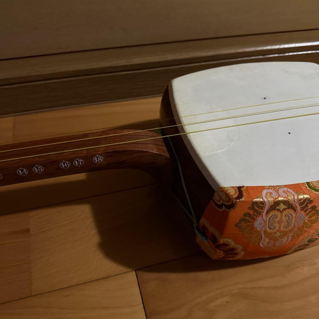 三味線本体 ソフトケース付き　細棹　秋田三味線　長唄等　３弦