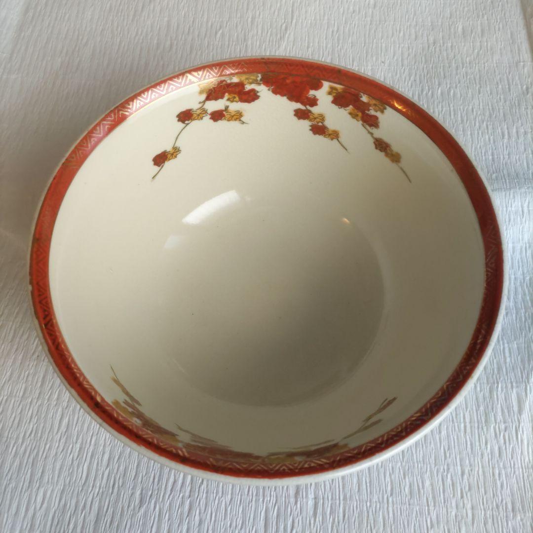 『鶏と紅葉の模様の陶器』工芸品・観賞用