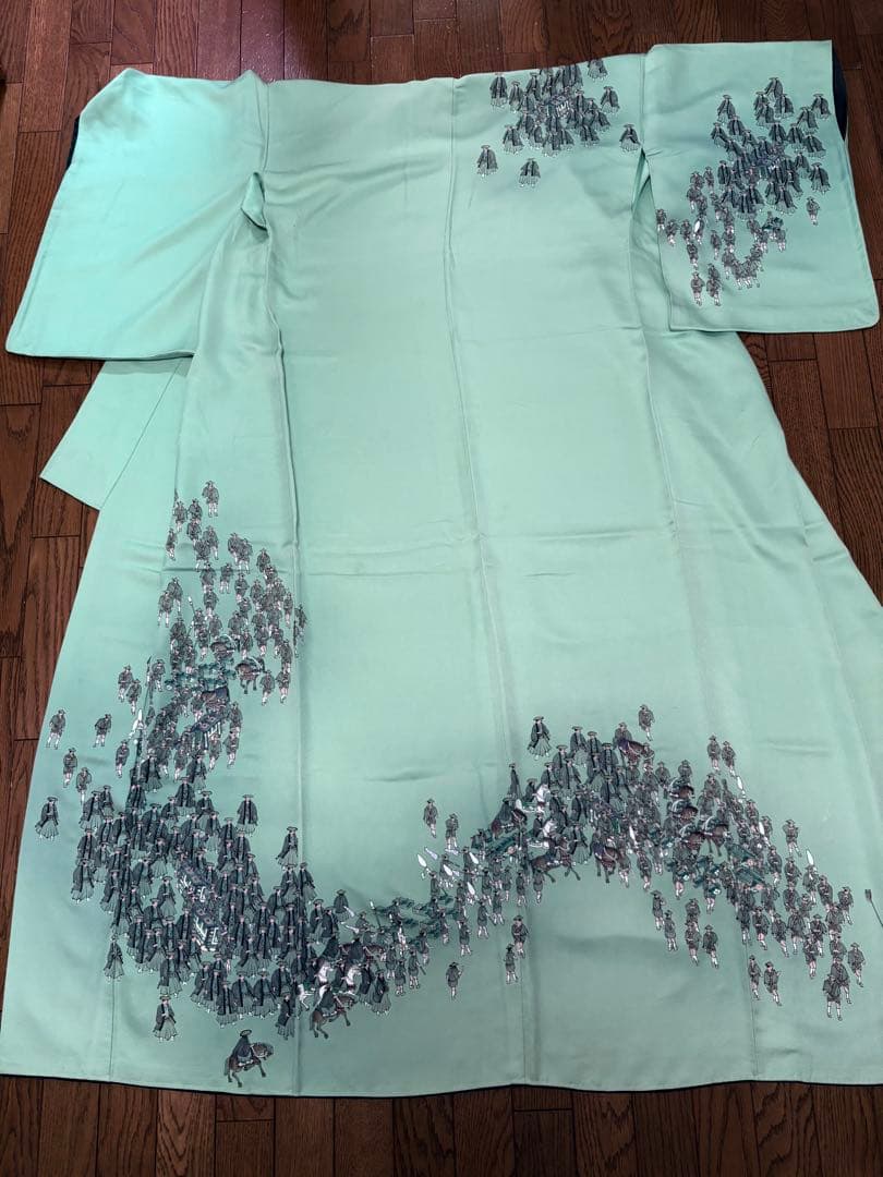 青木龍雲作大名行列訪問着