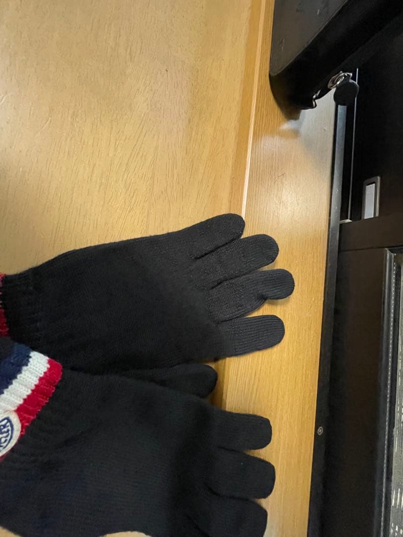 極美品）MONCLER モンクレール ロゴ　手袋 黒