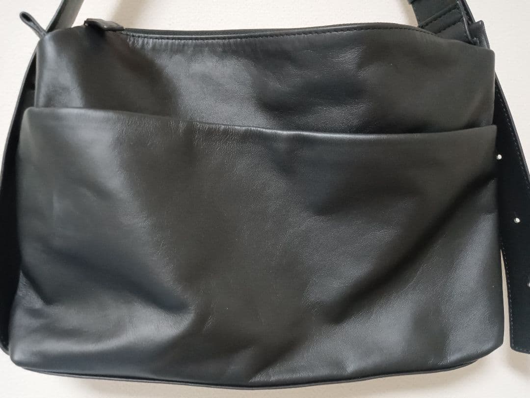 イアパピヨネ 本革 2WAYレザーショルダーバッグ ブラック ear