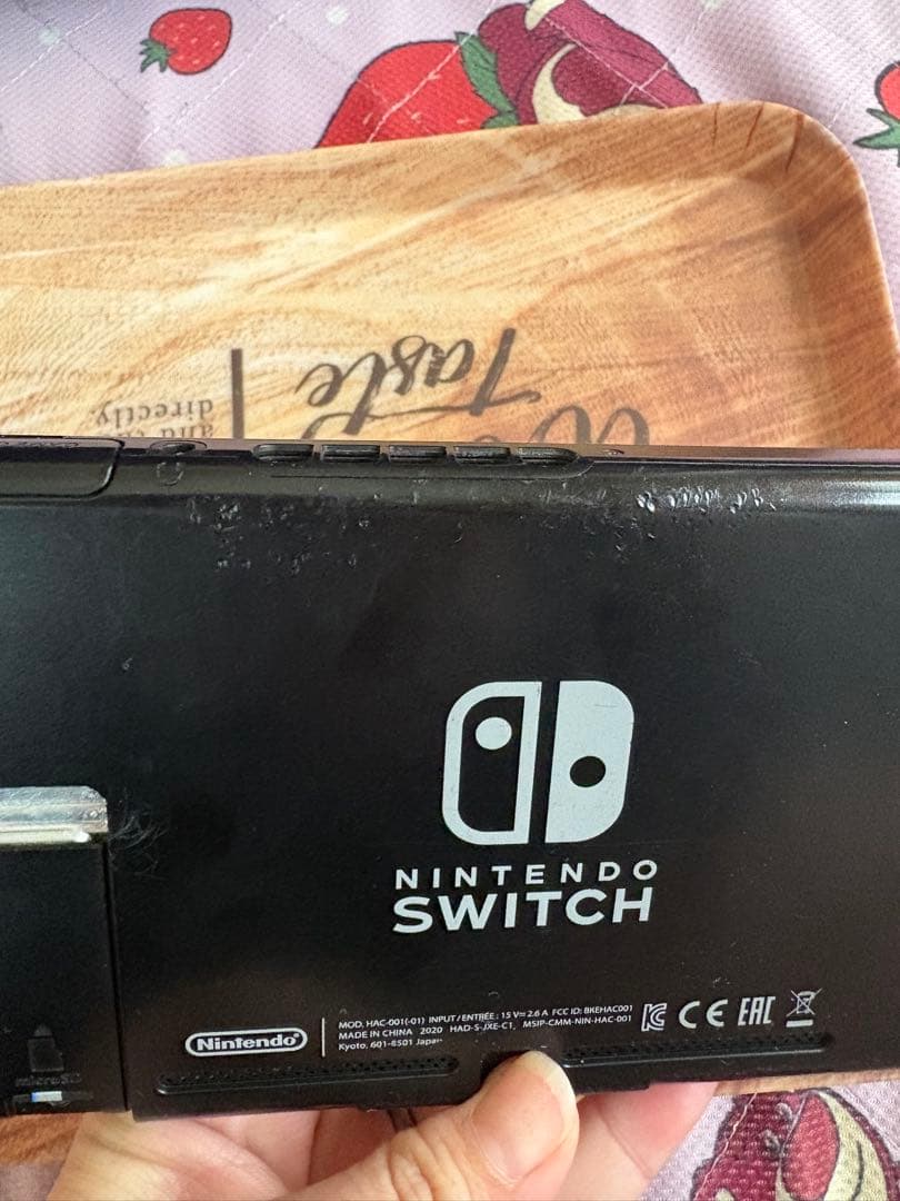 Nintendo Switch 本体 青と赤のJoy-Con