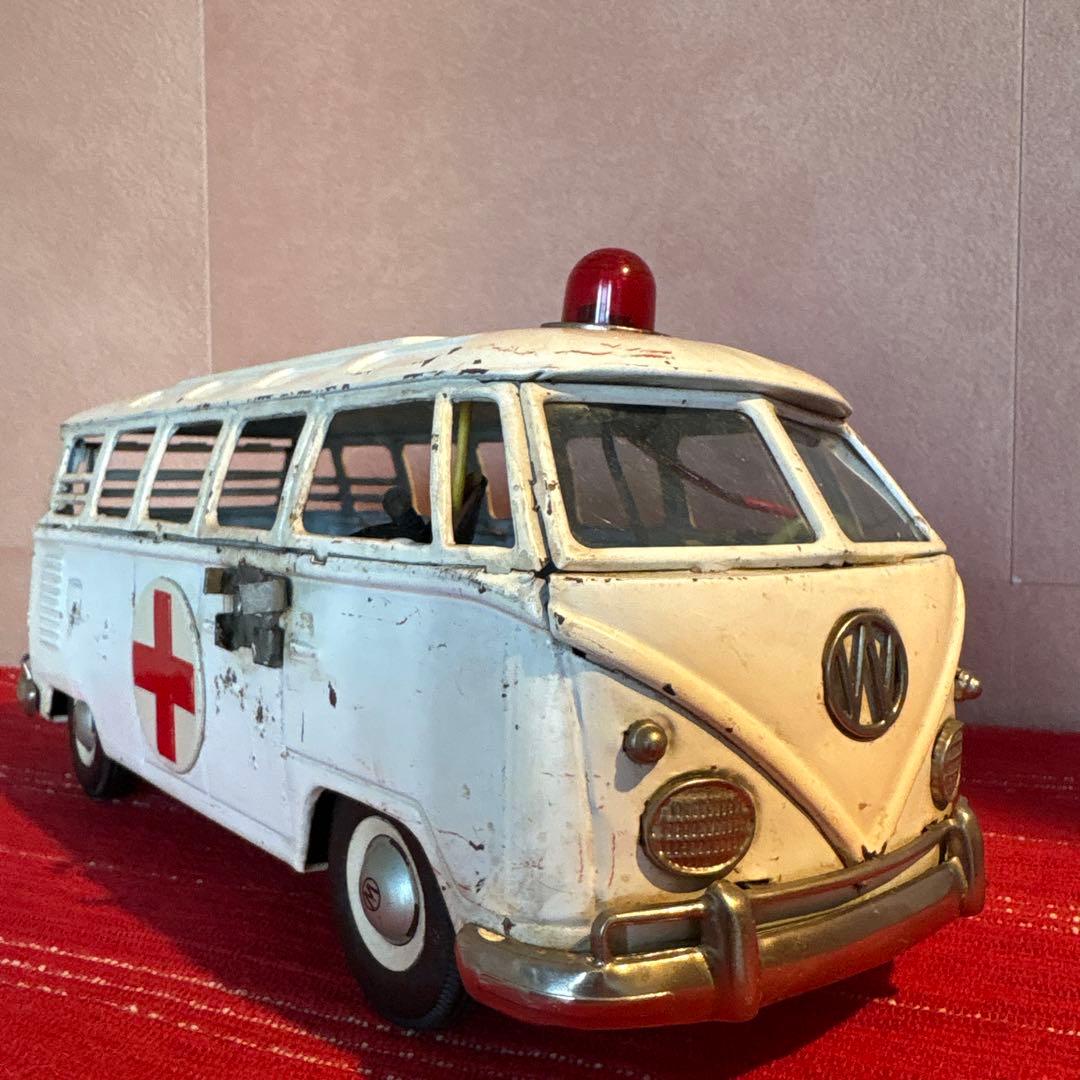 バンダイ（　旧萬代屋　）フォルクスワーゲン　 救急車　昭和レトロ　ブリキ