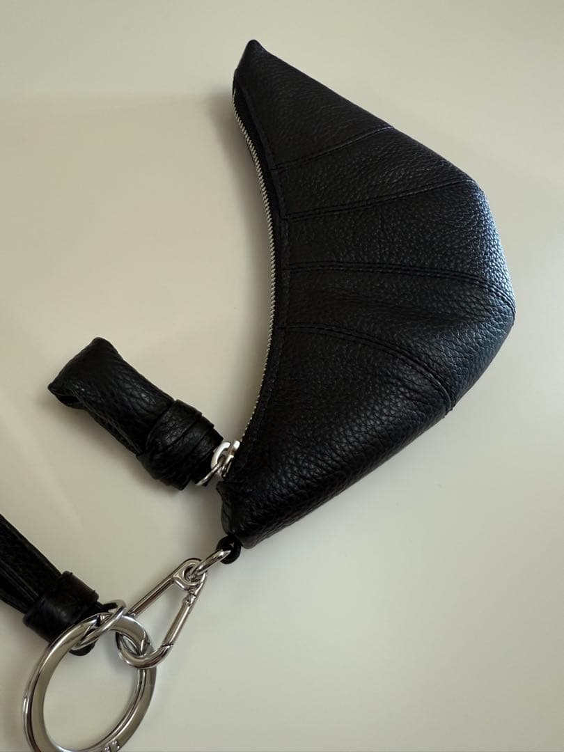小物 CROSS-BODY CROISSANT COIN PURSE