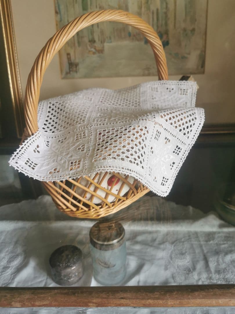 ヴィンテージ 北欧ハーダンガー/ヒデボ 白糸刺繍 ドローンワーク スクエアクロス