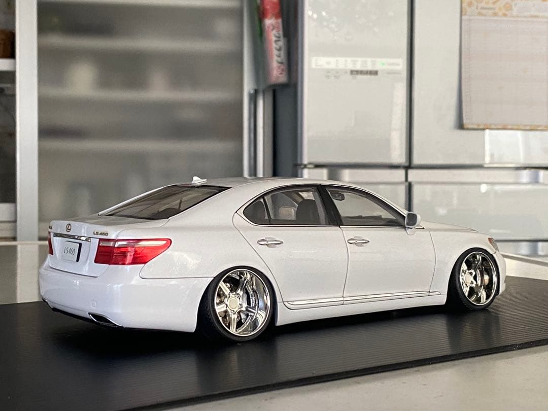 レクサス　LS460 1/18 20&21インチ ローダウンカスタム