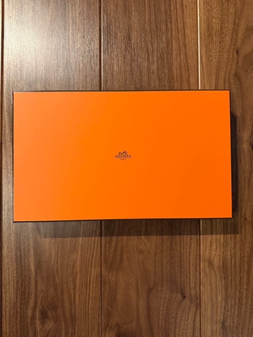 【新品タグ付】HERMES Tシャツ H刺繍