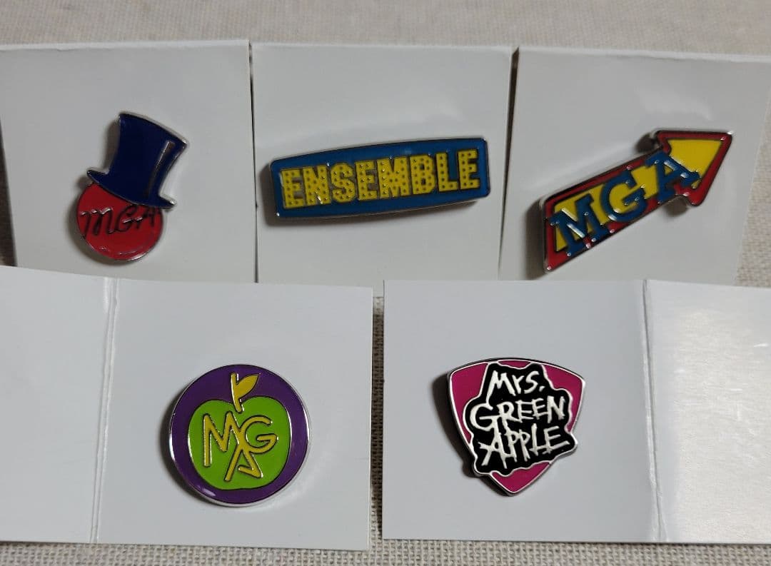 アンサンブル　ピンバッジ　Mrs.GREENAPPLE ミセス