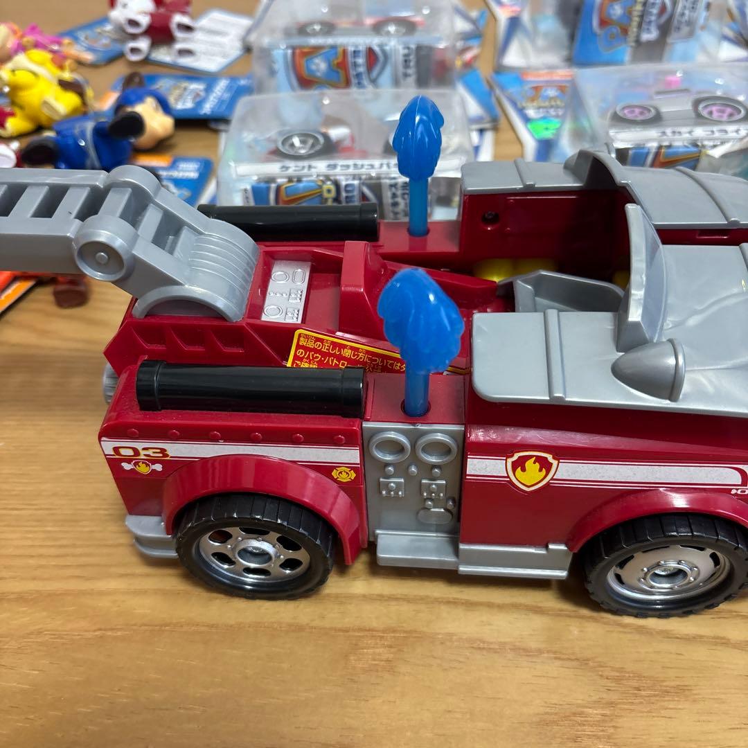PAW Patrol フィギュアとミニカーセット