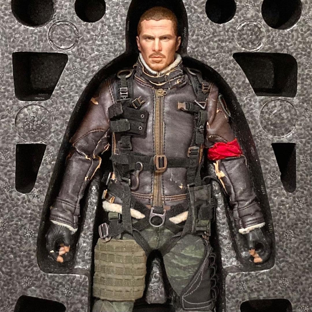 ムービー・マスターピース ターミネーター4 ジョン・コナー 1/6 フィギュア