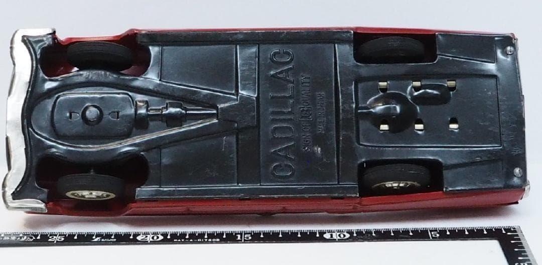 萬代屋【60 キャデラック コンバーチブル大 赤】inブリキtoy car 箱無