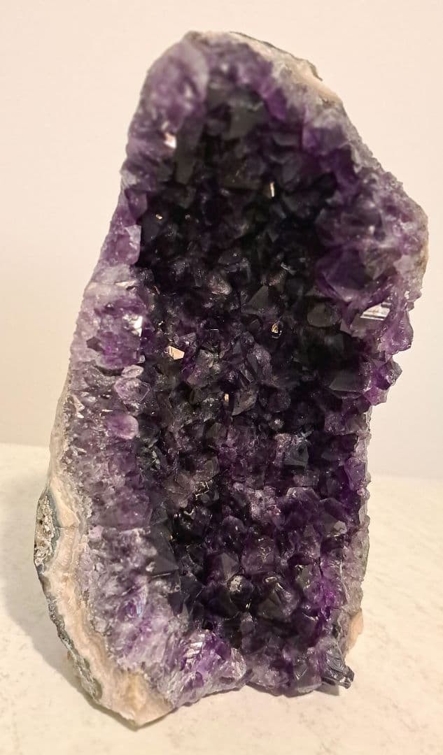 アメジスト　2.6kg　クラスター　ドーム　天然石　高品質　美濃紫