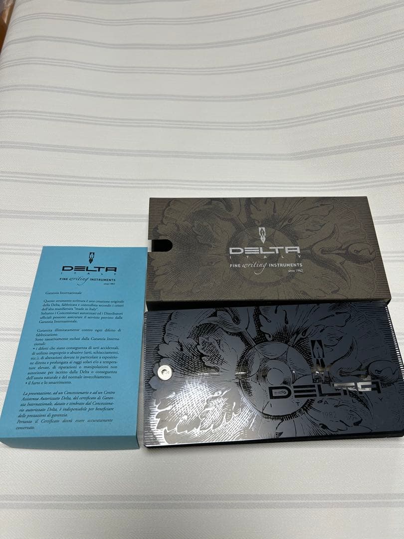 【新品・未使用】DELTA ボールペン インテッサ 　アイボリー