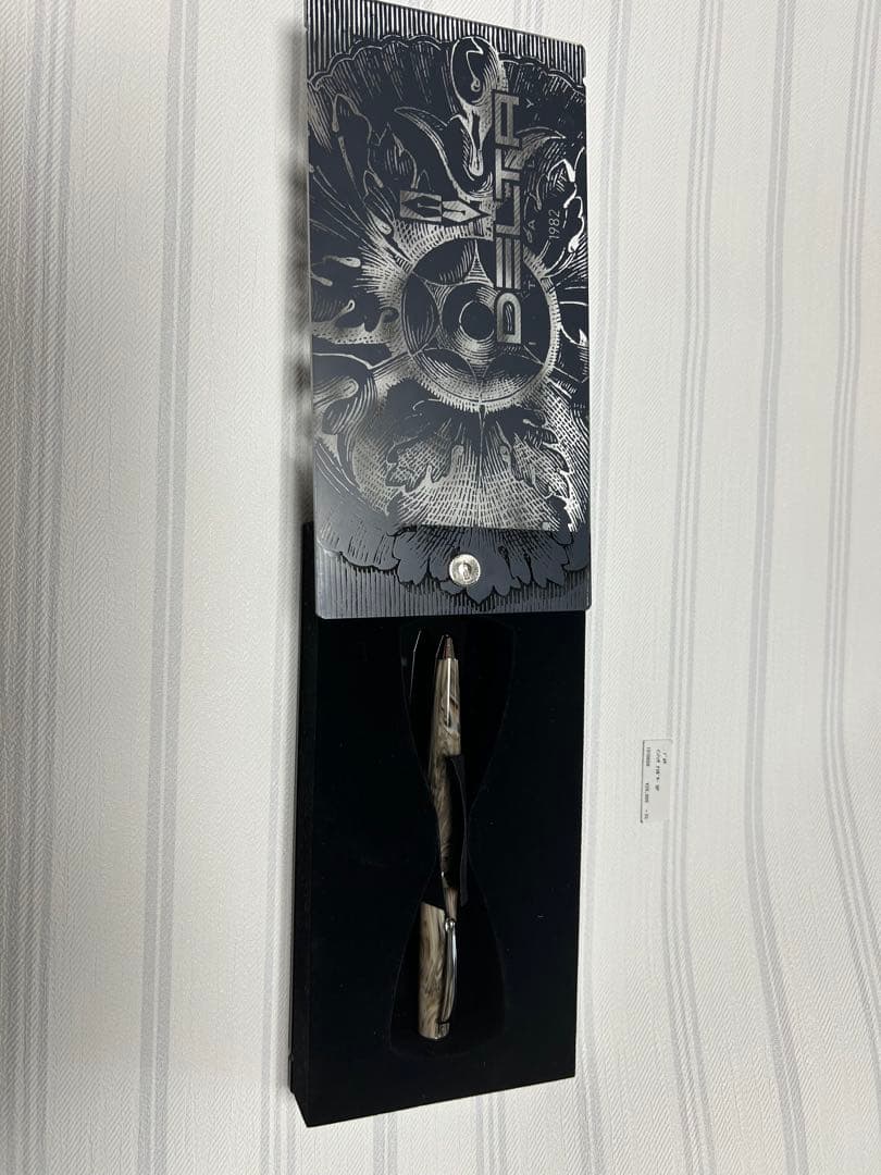 【新品・未使用】DELTA ボールペン インテッサ 　アイボリー