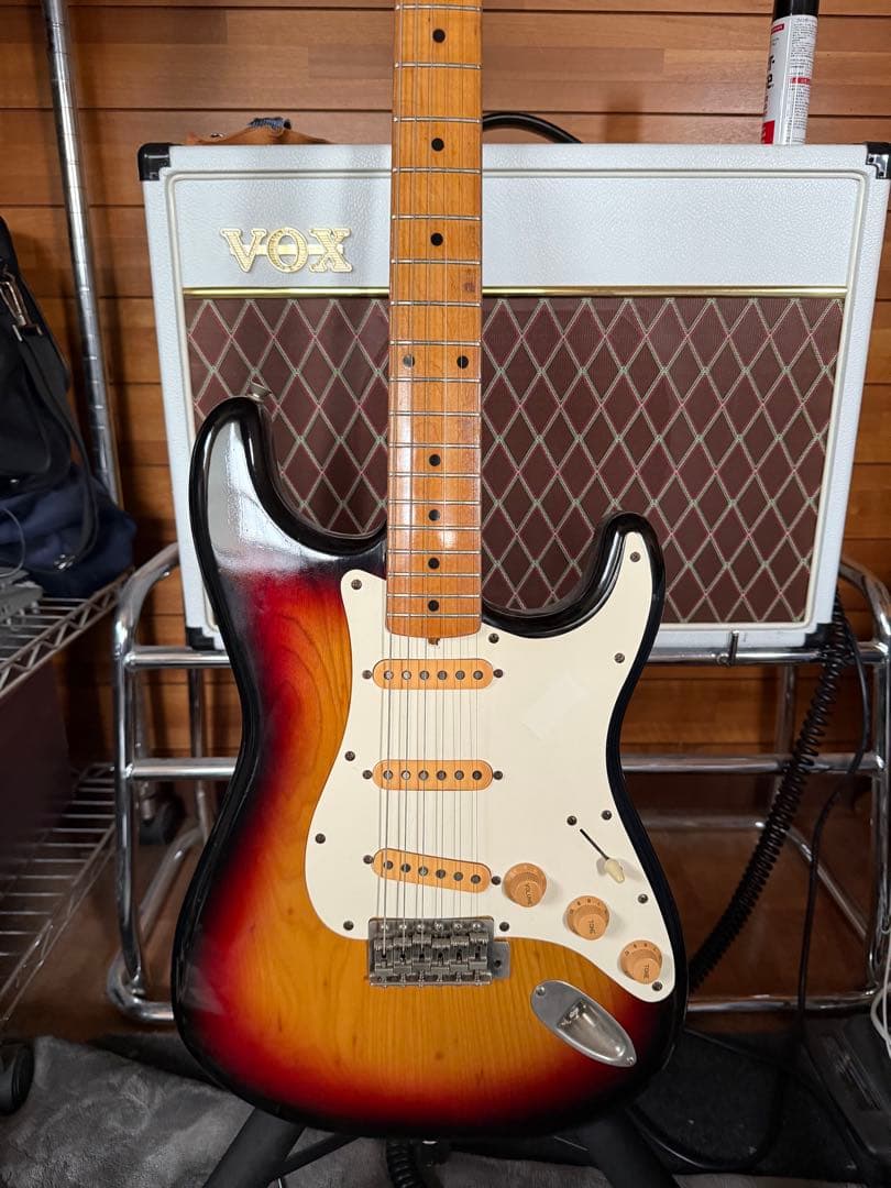 FERNANDES 石ロゴ　ストラトキャスターFST-60？