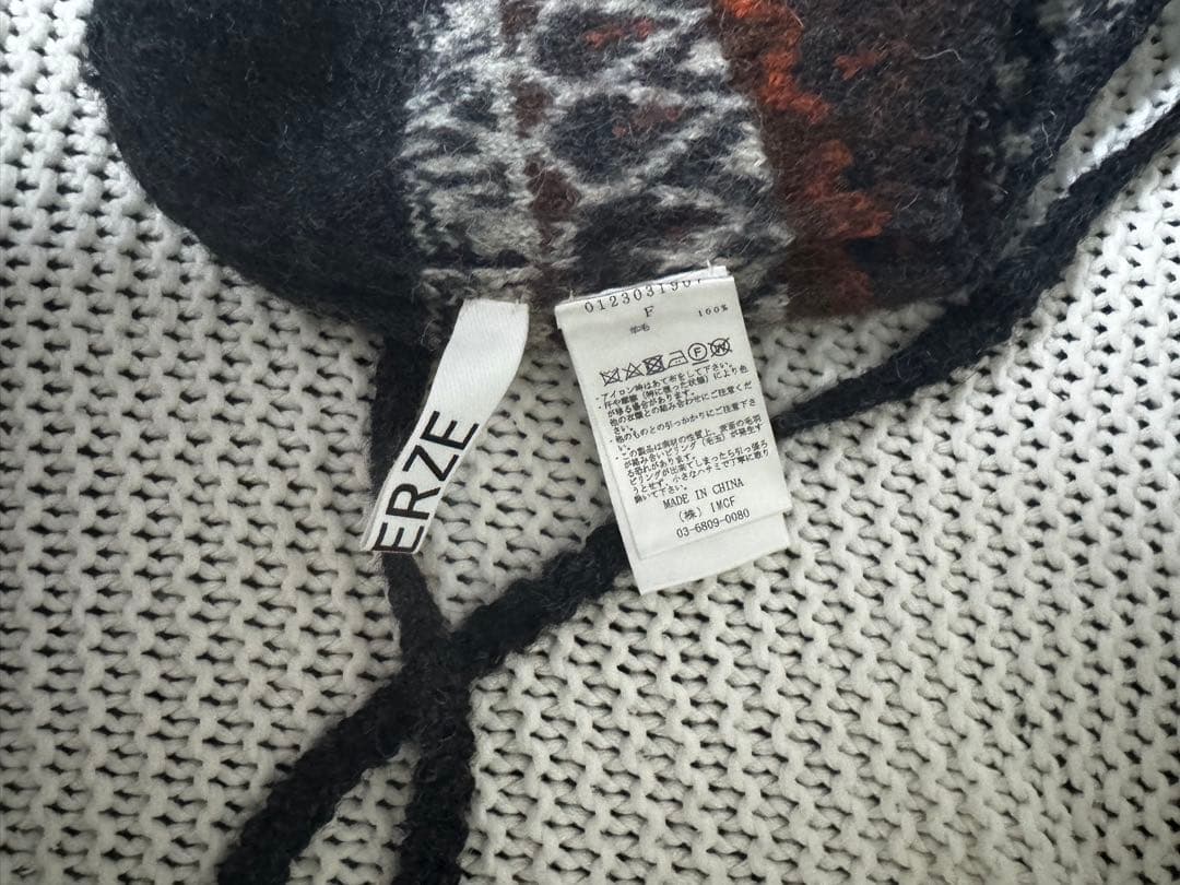 PERVERZEウールニット帽 黒・オレンジ