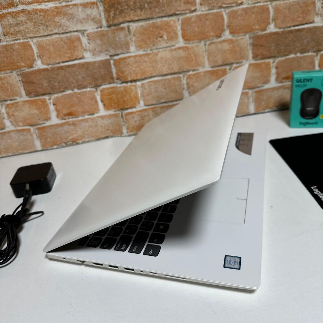 美品　LENOVOノート PC ホワイト　高速起動SSD Windows 11