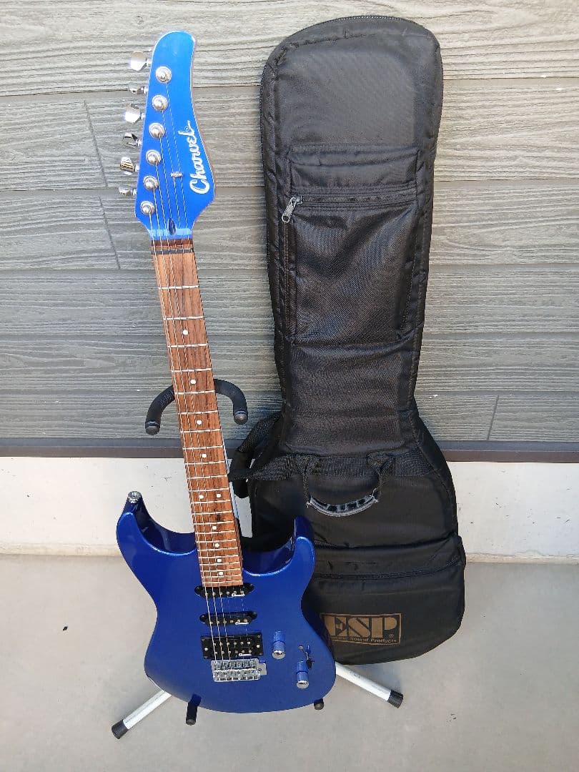 Charvel エレキギター (ブルー) ESPケース付き