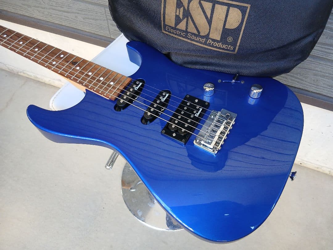 Charvel エレキギター (ブルー) ESPケース付き