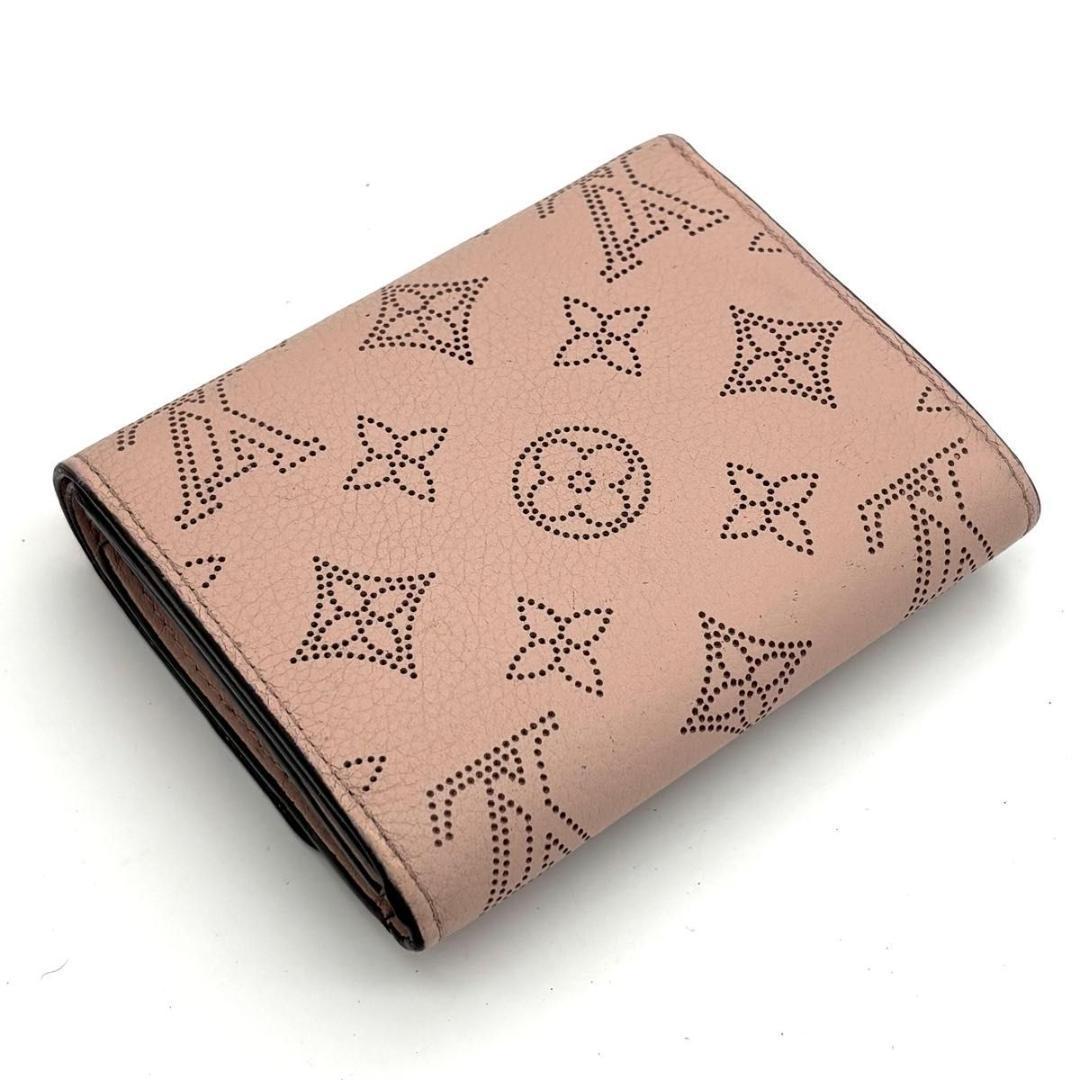 ルイヴィトン マヒナ ポルトフォイユ イリス コンパクト ピンク 二つ折り財布