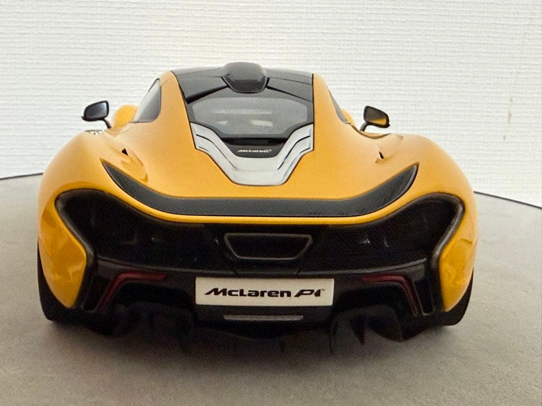 ミニカー AUTOart 1/18 MacLaren P1