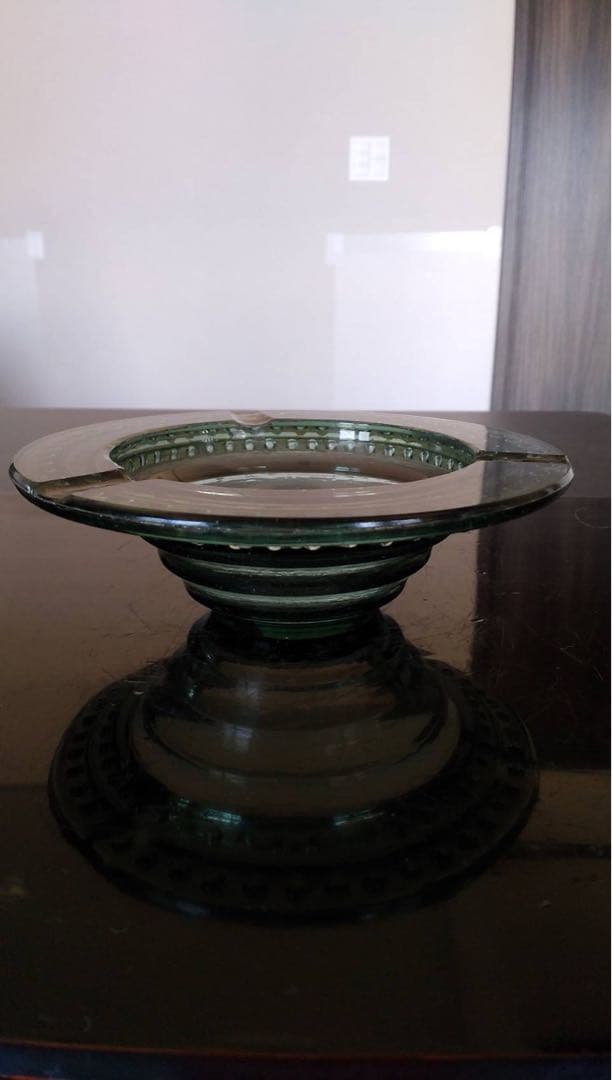 レトロガラス灰皿　昭和レトロ　古道具　プレスガラス　ビンテージ