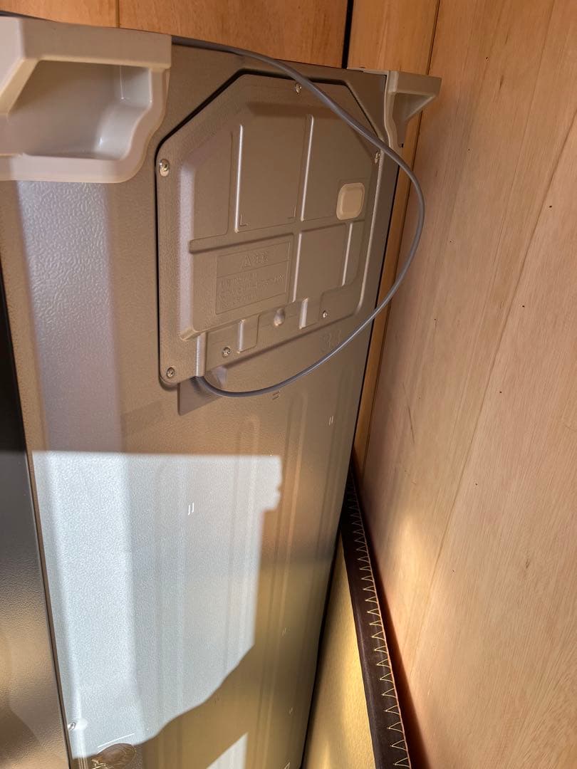 ☆美品☆ 2025年製　TOSHIBA 3ドア冷蔵庫 GR-W33SC(KZ)