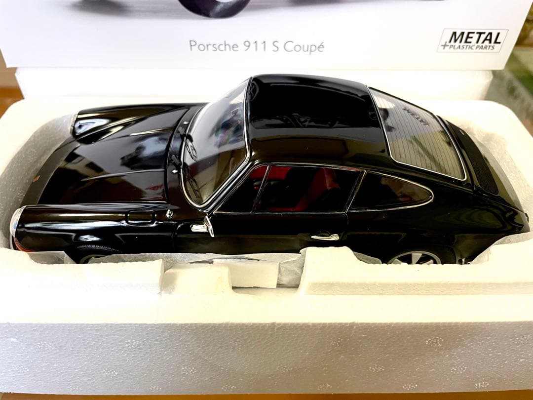 価格変更 1/18 シュコー ポルシェ911S クーペ1973ブラック 未展示品