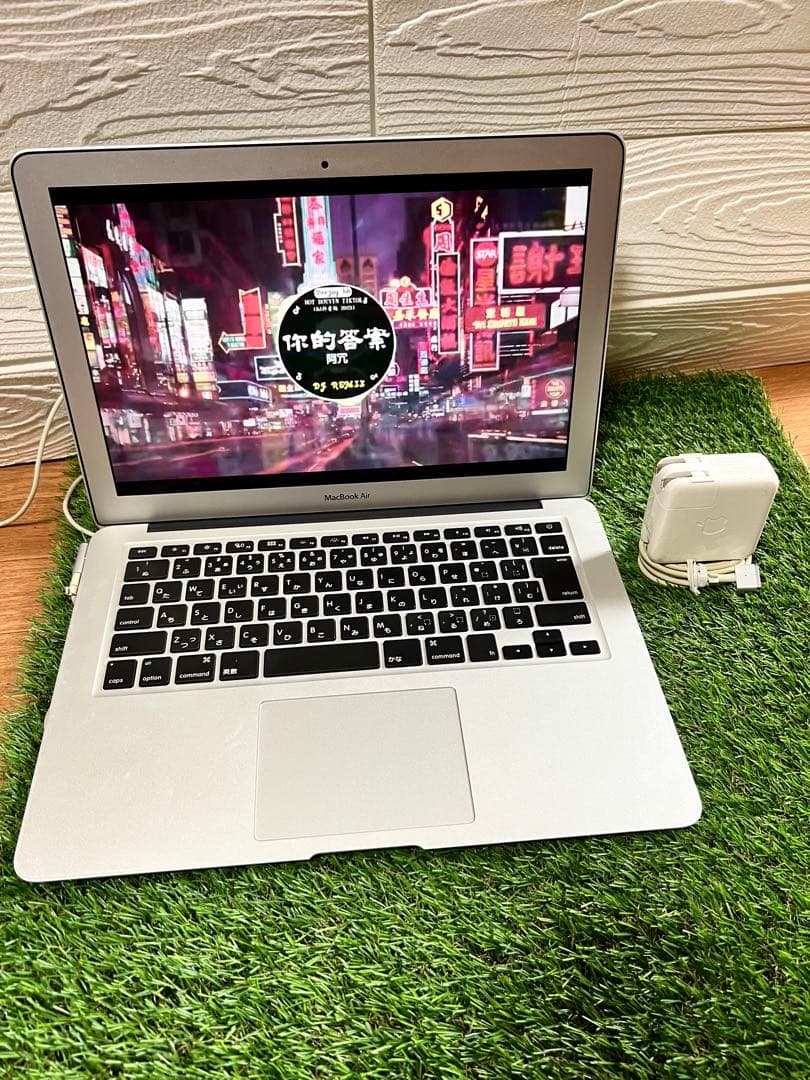 Apple MacBook Air 13インチ core i7