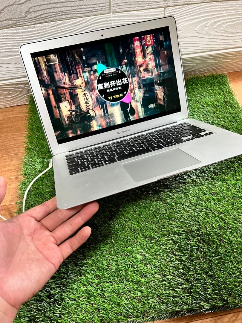 Apple MacBook Air 13インチ core i7