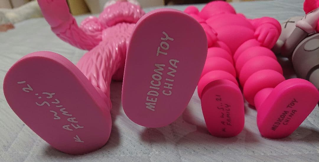 カウズ KAWS FAMILY PINK ファミリー 開封済み 中古品