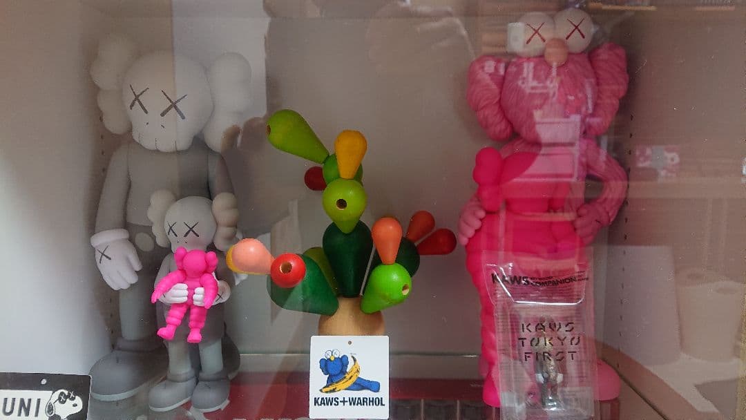 カウズ KAWS FAMILY PINK ファミリー 開封済み 中古品