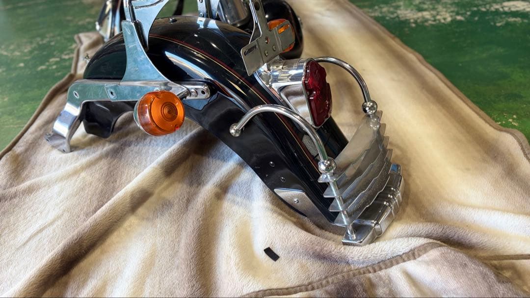 FLSTS 2001年式　キャブ車　外装一式　装飾品多数！