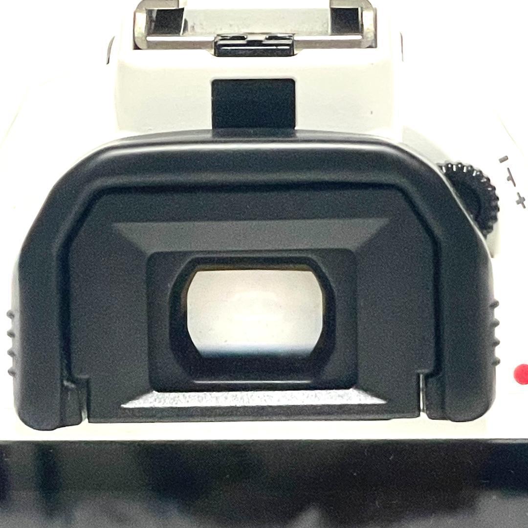 大人気のホワイト❣️ Canon EOS Kiss X7 手ブレ補正レンズ付属