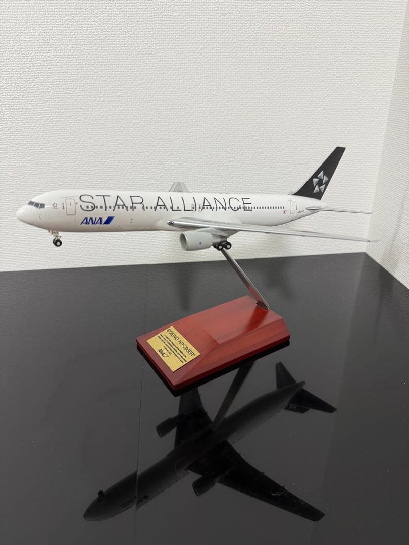 1/200 ANA B767-300ER スターアライアンス塗装 JA614A