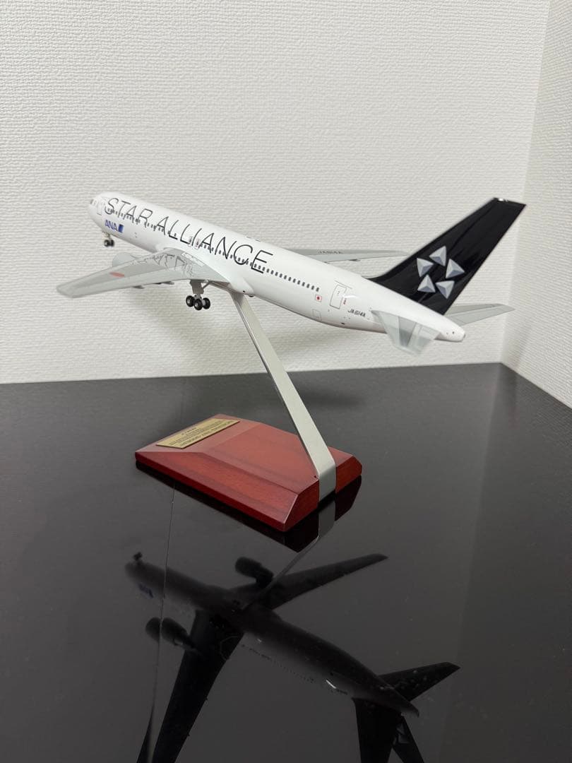 1/200 ANA B767-300ER スターアライアンス塗装 JA614A