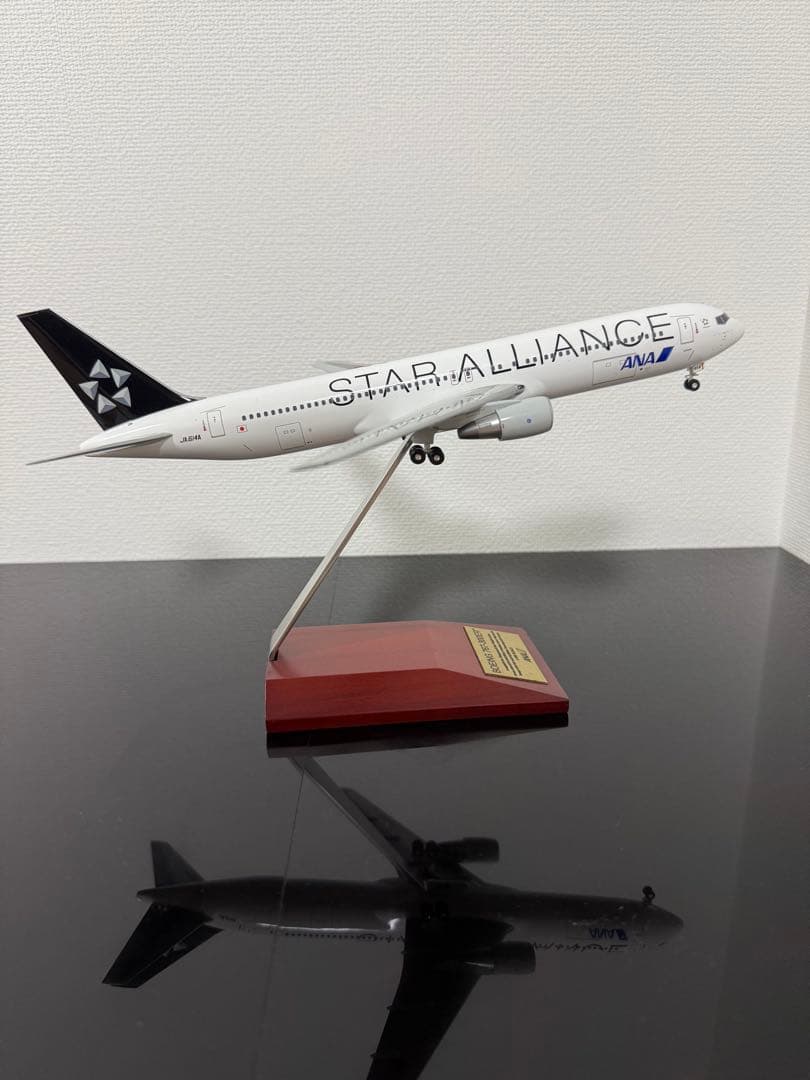 1/200 ANA B767-300ER スターアライアンス塗装 JA614A