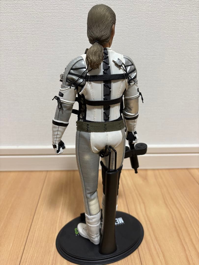 ホットトイズ　メタルギアソリッド3 1/6 ザ・ボス　MGS3 THE BOSS