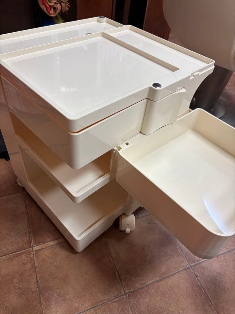 ホワイト 3段ワゴン キャスター付き